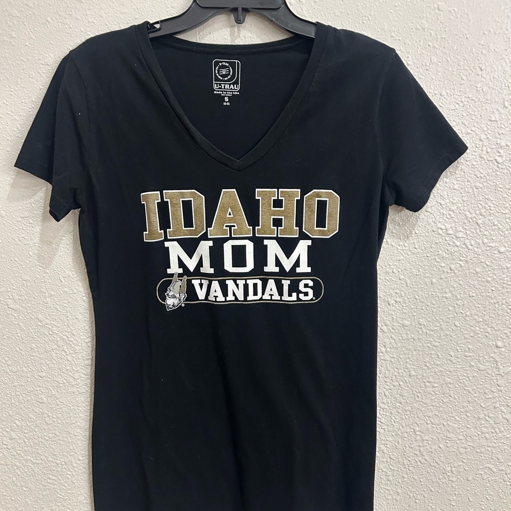University of Idaho UE Black V-Neck T-Shirt